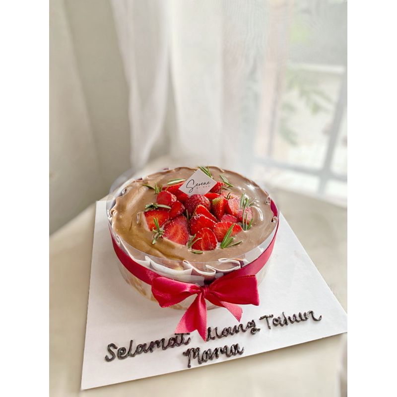 

Molten Strawberry-Burnt Cheesecake