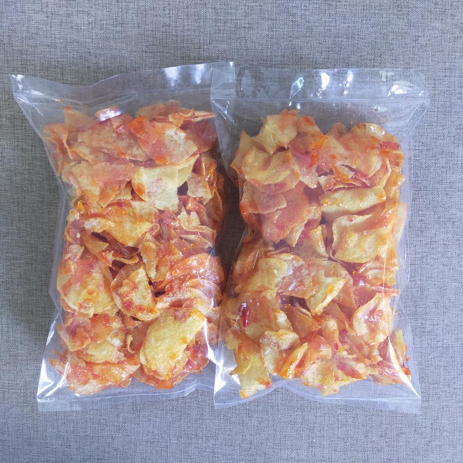 

Kripik Kentang Balado Pedas Manis 1 Pcs Ukuran 200 Gram Enak Guring Kripik Pedas Kripik Setan