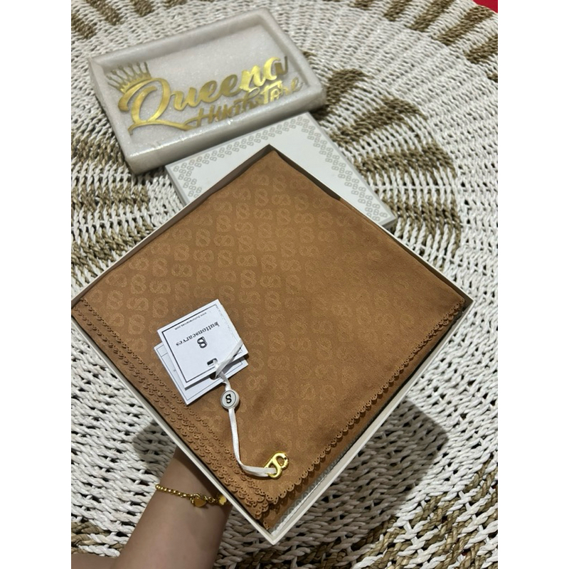 READY - Buttonscarves Everyday Tapis Embossed NEW NEW NEW bukan Preloved Buttonscarves (Buttonscarve