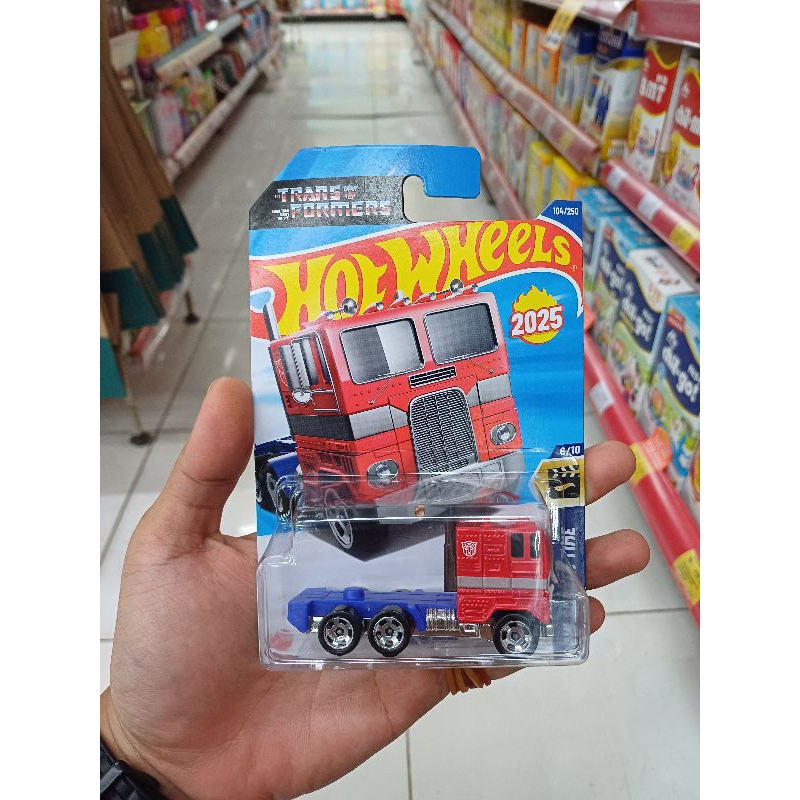 hot wheels optimus prime