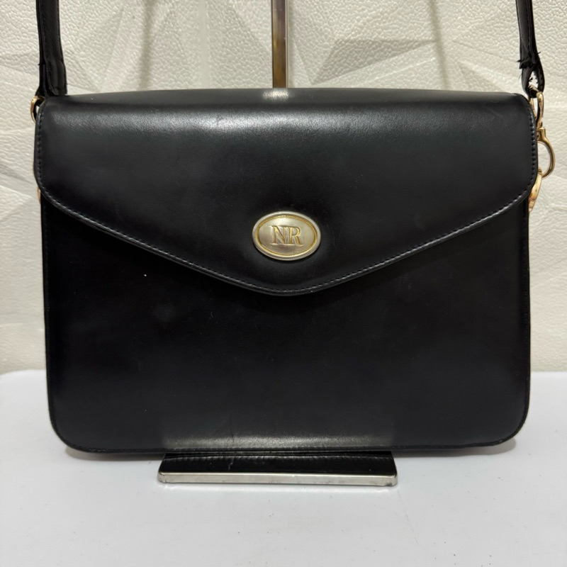 tas sling bag kulit asli. tas sling bag nina ricci. tas selempang wanita preloved hitam