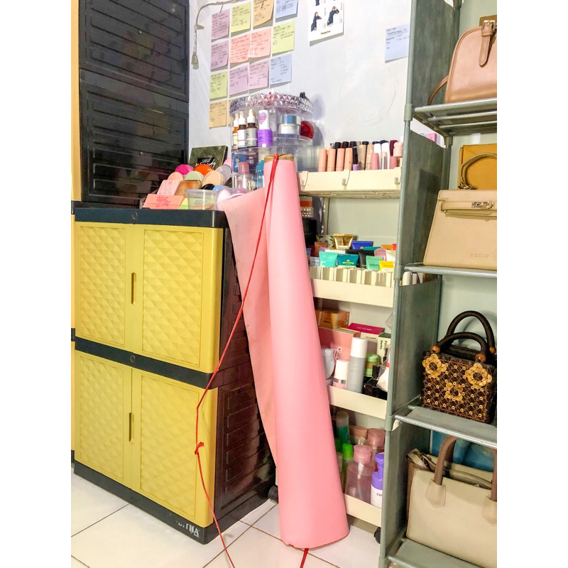 Preloved - Background konten pink