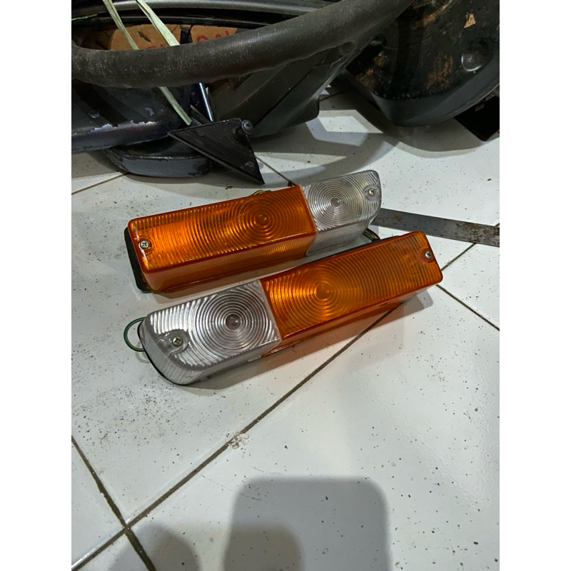 lampu sein bemper datsun 120y