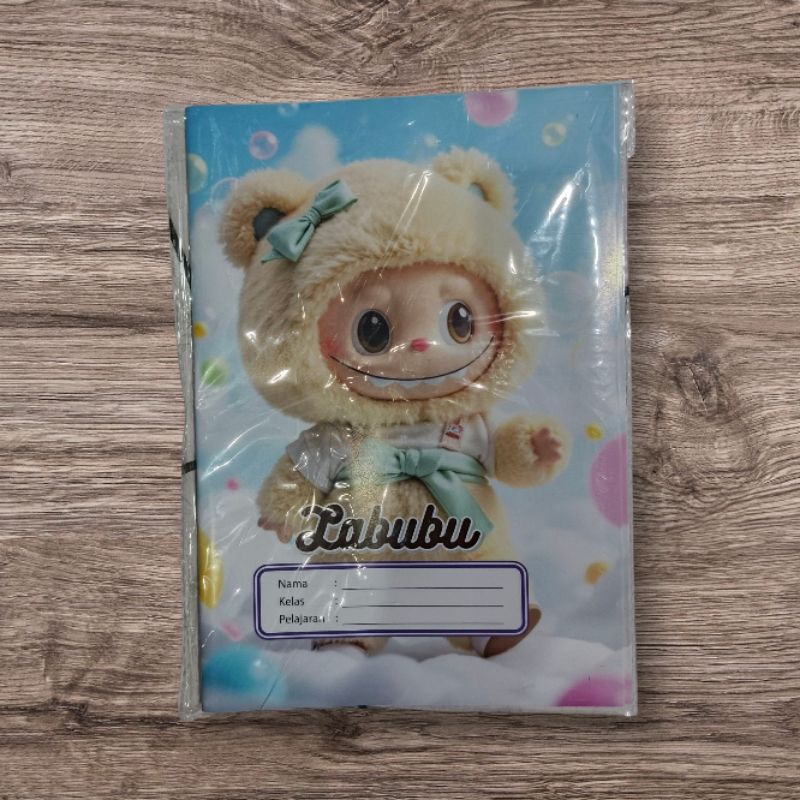 

SAMPUL BUKU TULIS GAMBAR LABUBU UK. KWARTO(SIDU) isi 20 lembar