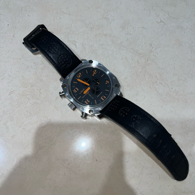 Jam Tangan Pria U-BOAT Silver