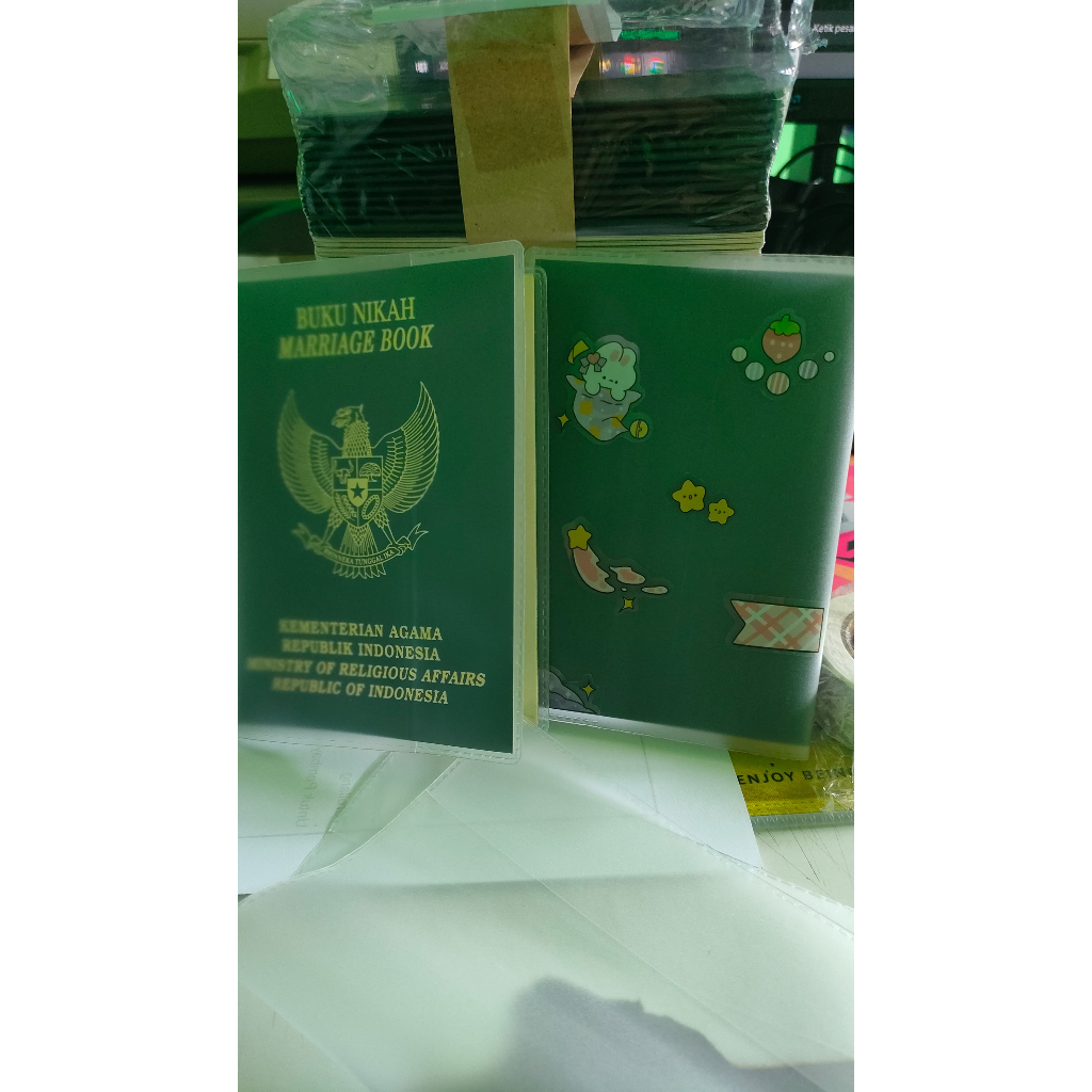 

Sampul Buku Nikah Transparan