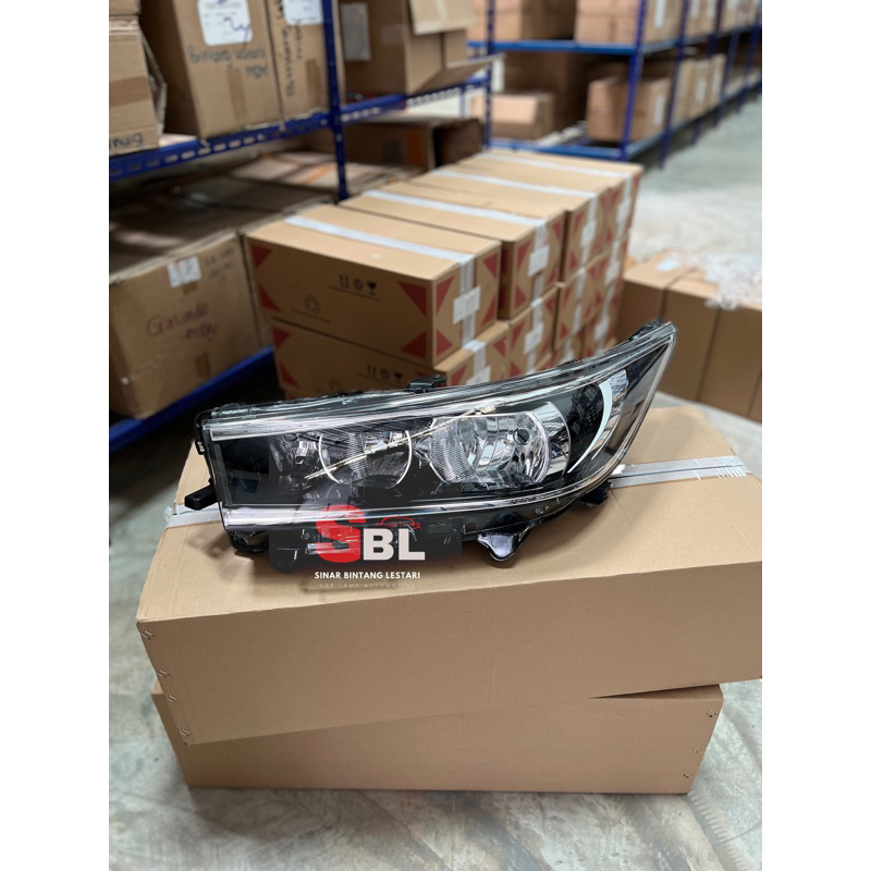 Lampu Depan / Head Lamp Toyota Innova Reborn G ( thn 2016 - 2020 ) CPU UV Coated