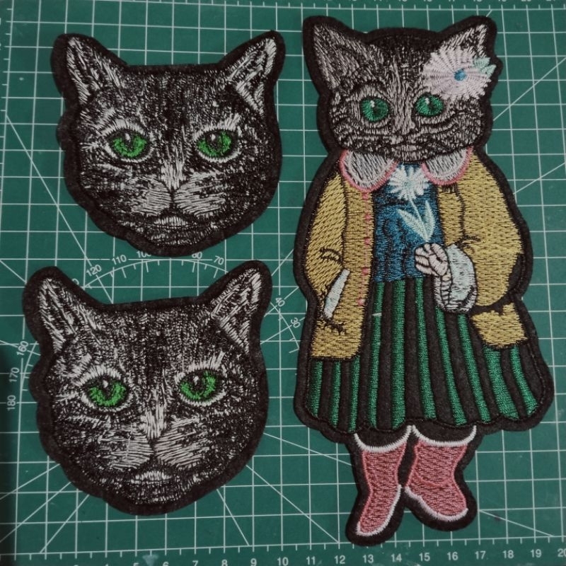 Patch Bordir Kucing Hitam Torti Besar Iron Jahit