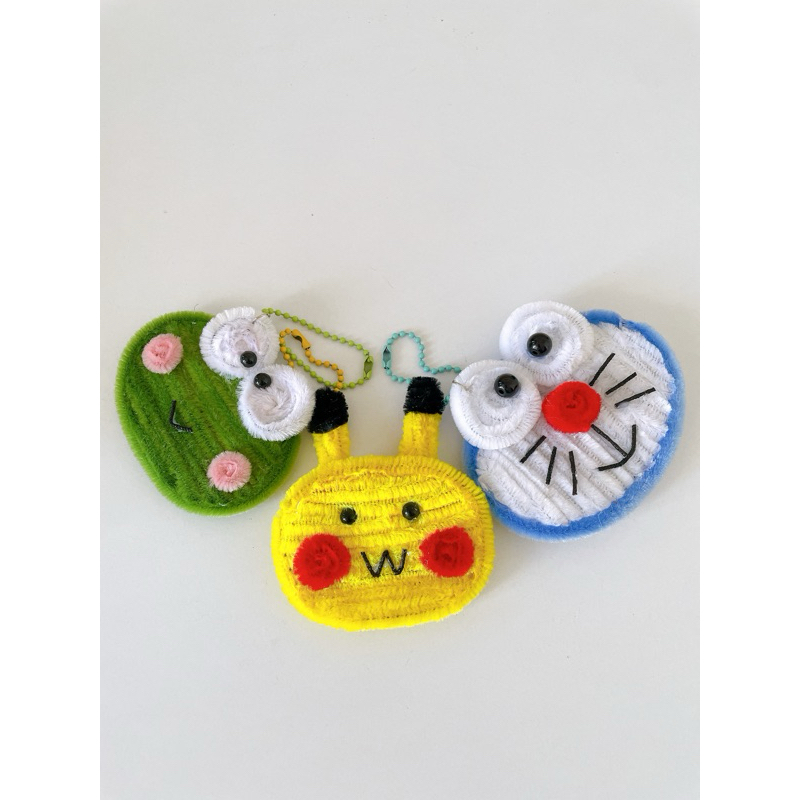 gantungan kunci karakter kartun pikachu keroppi doraemon keychain kawat bulu lucu inisial bunga kara