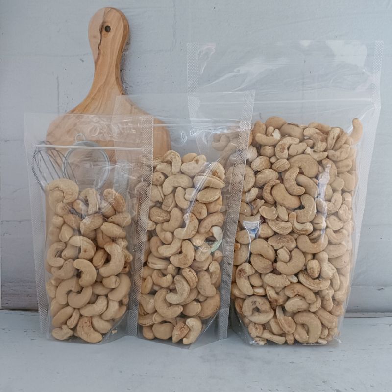 

Kacang Mede Utuh (500gr,200gr dan 100gr)