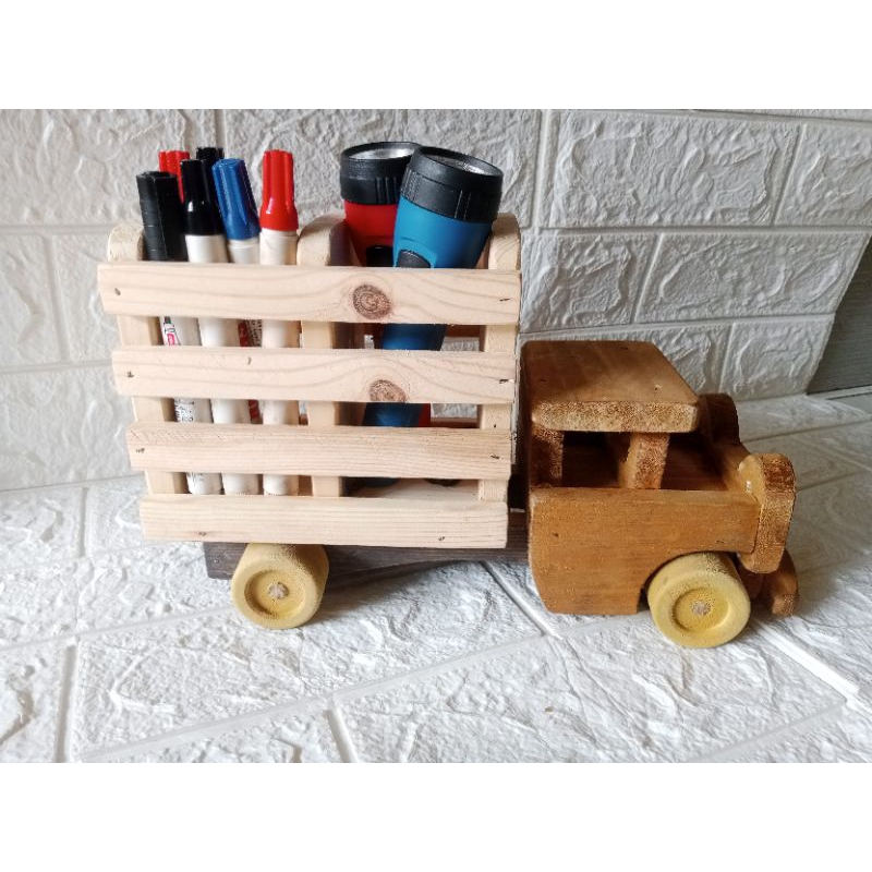 

Tempat pensil/bolpoint miniatur truk