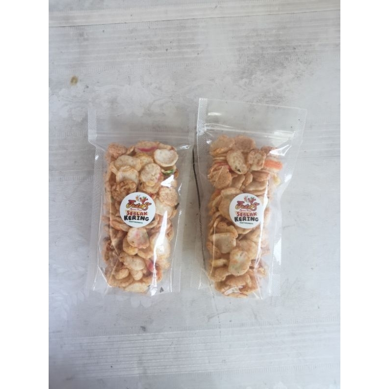

Jadas / jajanan pedas / enak gurih kriuk / keripik seblak daun jeruk