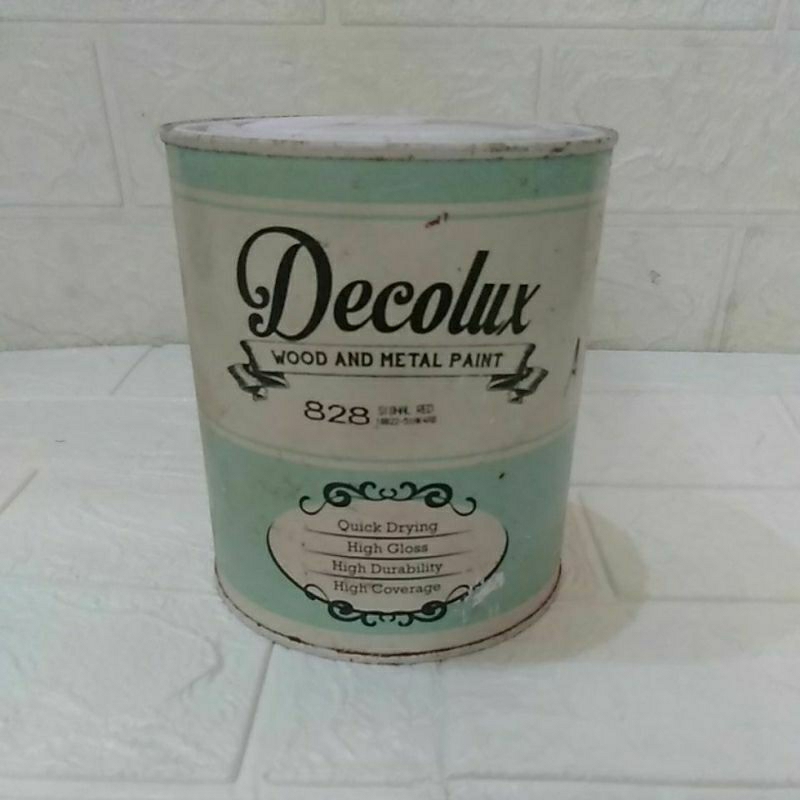 DECOLUX CAT MINYAK KAYU DAN BESI 0,9L