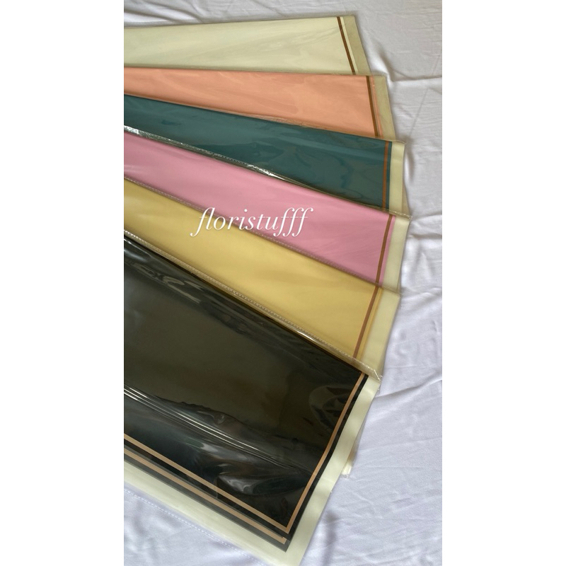 

[1 PAK / 20 LEMBAR] Wrapping Transparan 2 LIS Cellophane / Flower Wrapping 2 Lis / Flower Bouquet/ Bouquet Paper / Paper Transparan lis Gold