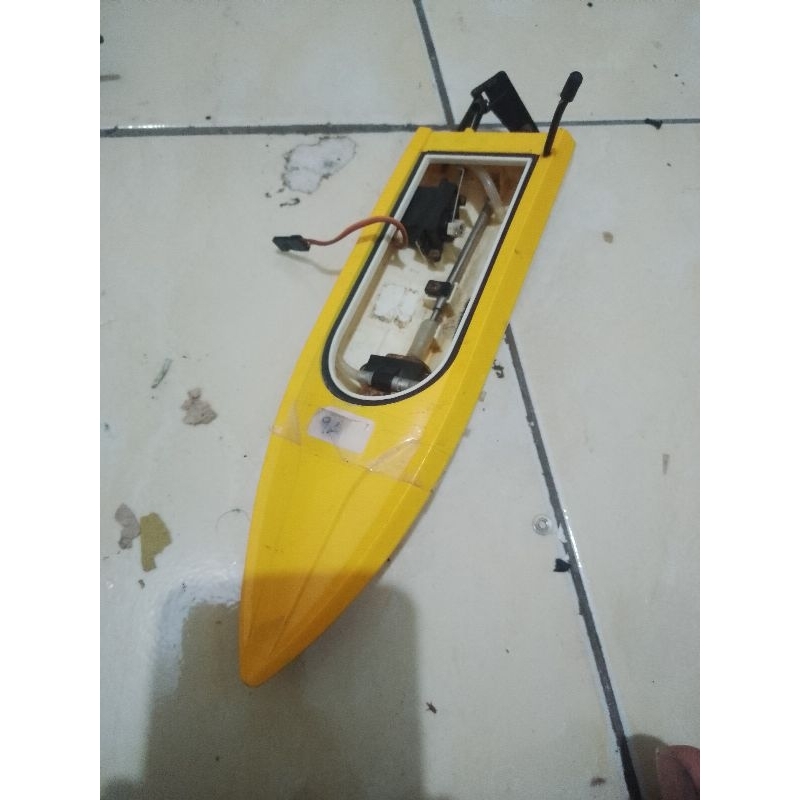 kit bekas rc boat kecil kondisi apa adanya