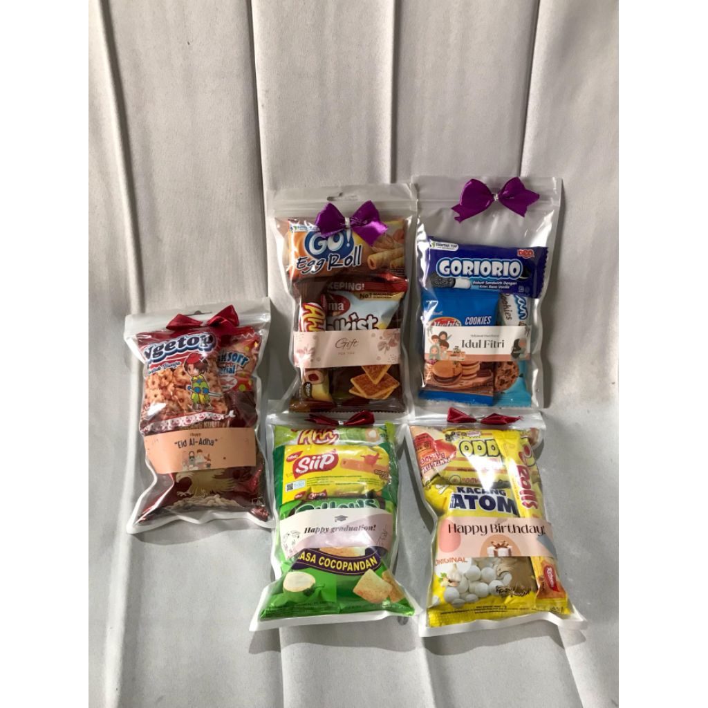 

Mini Hampers Gift Snack/Mini Hampers/All Varian Warna/Free Stiker