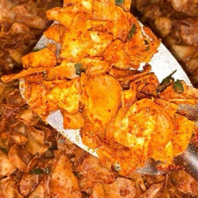 

1KG- KERIPIK SINGKONG KRIWIL PEDAS DAUN JERUK renyak tidak alot