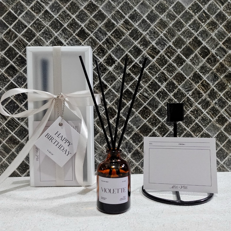 

MIREA Hampers Gift Box Fragrance Diffuser 50ml by VIBIN’ | souvenir wedding | kado wisuda | kado ulang tahun | kado wedding