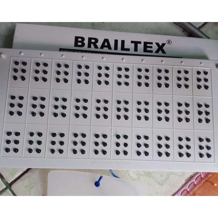 

KODE G3N Braile textalat tulis untuk tunanetra