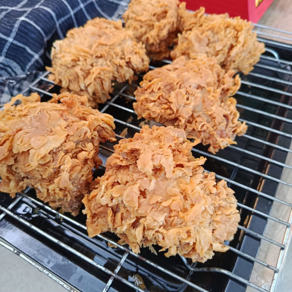 

SISA REMAHAN KRIUK FRIEDCHICKEN GURIH RENYAH BISA BUAT CEMILAN