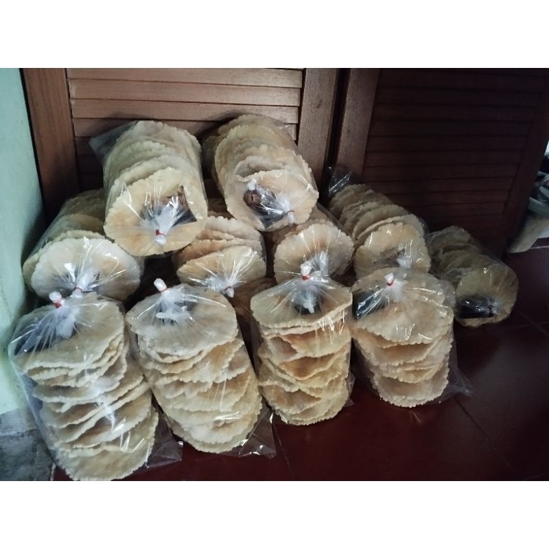 

kerupuk kemplang Palembang 1 bks isi 10pcs beserta sambal