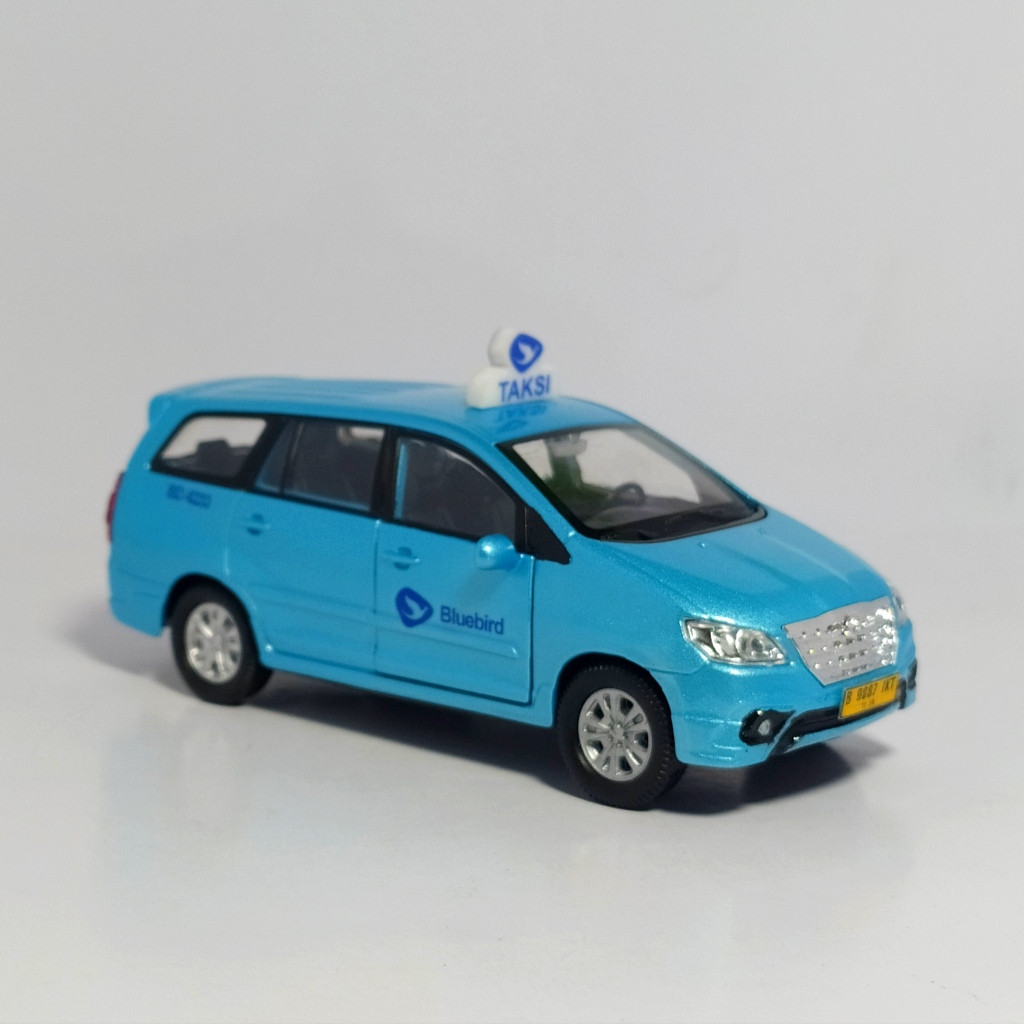 DIECAST SKALA 1:32 MINIATUR TOYOTA KIJANG INNOVA CUSTOM MOBILTAKSI BLUEBIRD