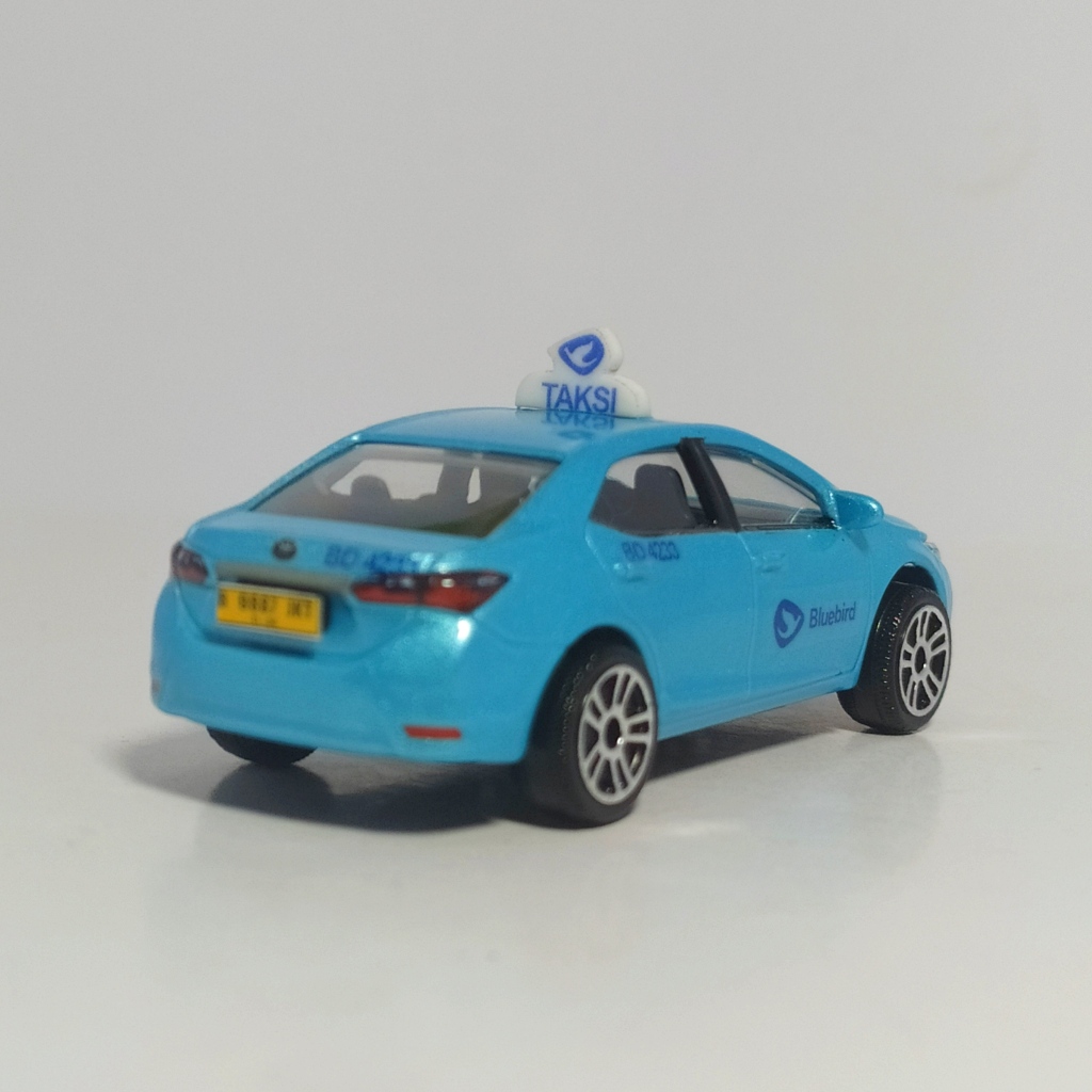 PROMO TERMURAH DIECAST SKALA 1/64 MAJORETTE TOYOTA COROLLA CUSTOM TAKSI BLUEBIRD