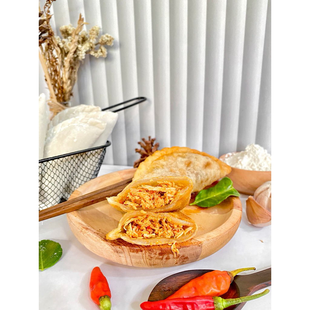 

Cireng Isi Ayam Pedas Daun Jeruk