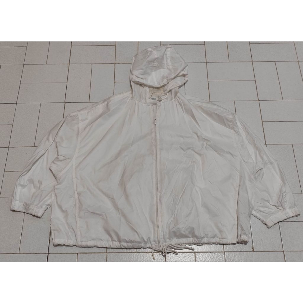 Jaket Parka Running Oversize Pocketable Uniqlo x Theory Putih