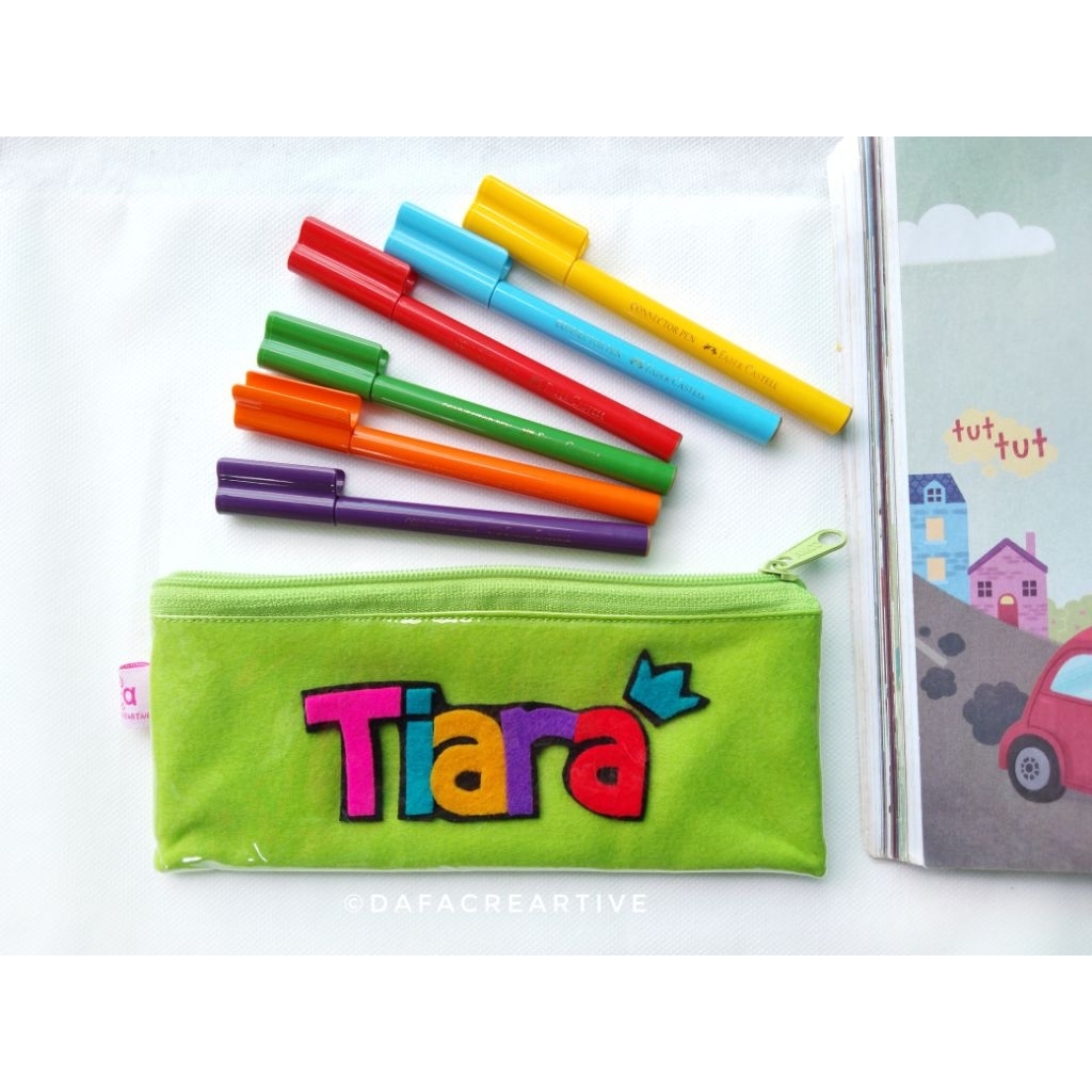 

Dompet Pensil Nama Custom - Desain Huruf Nama - Souvenir Anak Sekolah SD PAUD SMP