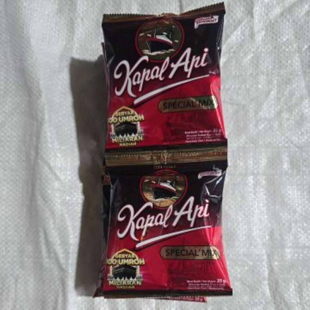 

Kopi kapal api special mix renceng isi 10 ( RENTENG )