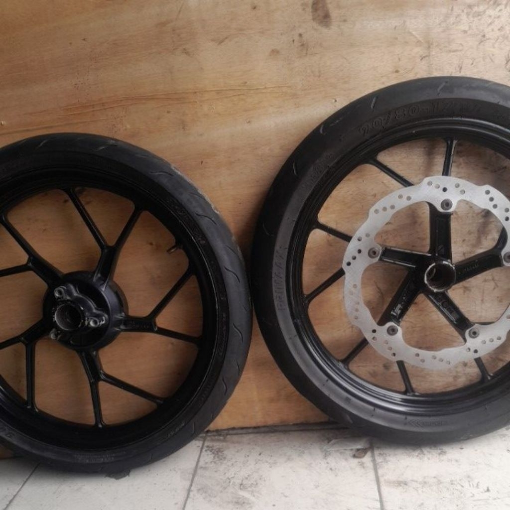 veleg racing satria fu injeksi asli original + ban siap pakai