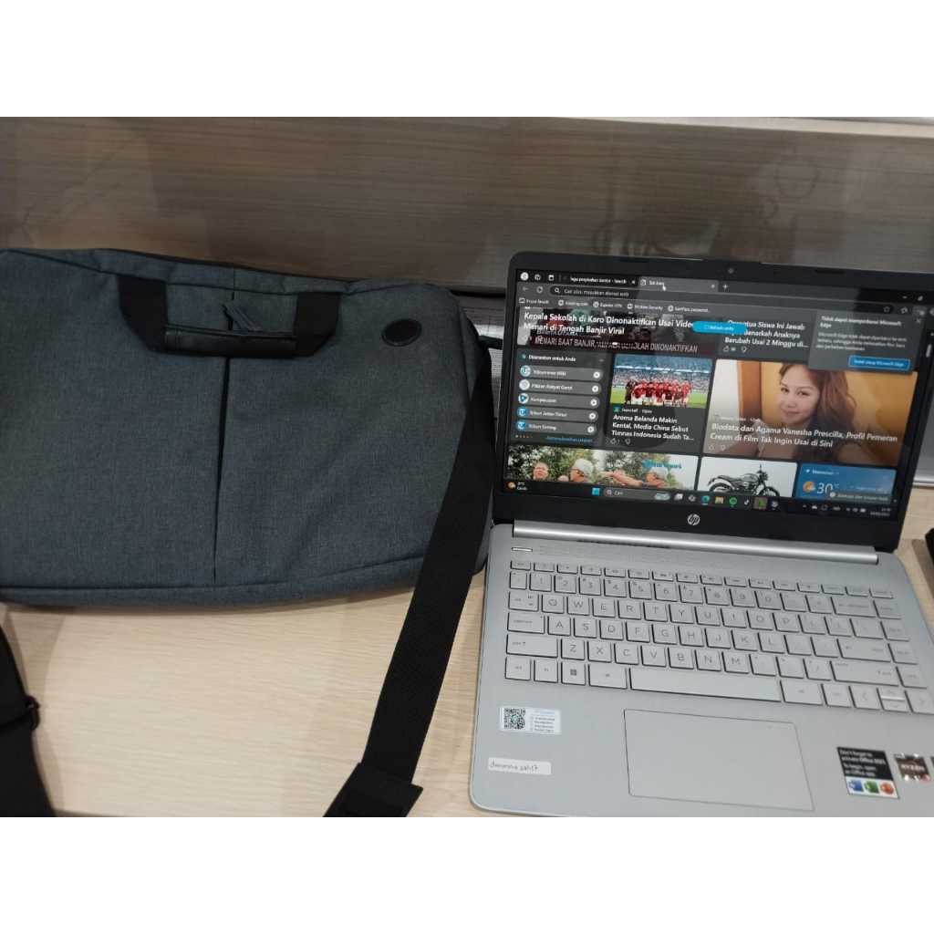 Laptop Second HP 14s Ryzen 3 8GB