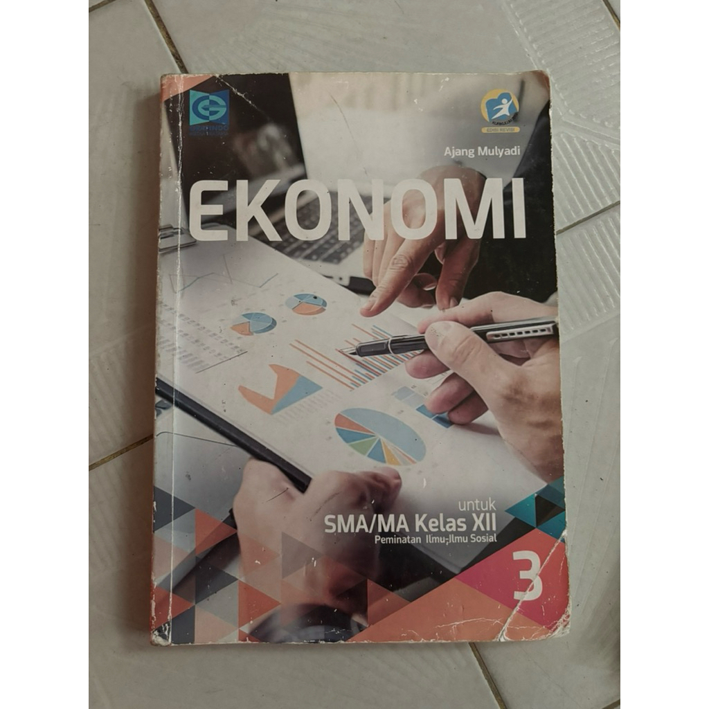 buku ekonomi kelas 12/3 SMA