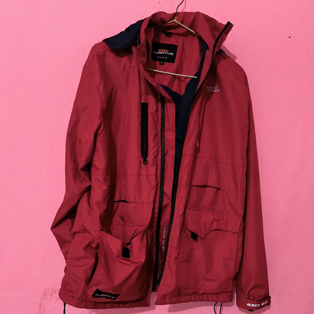 Preloved Ezio Adapt Jacket