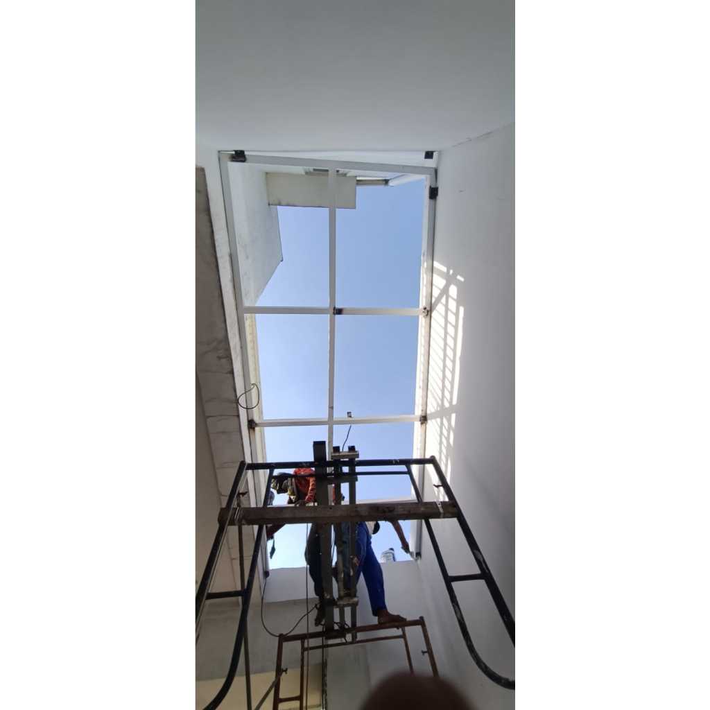 model pembangunan rumah modern dengan kanopi skylight harga murah