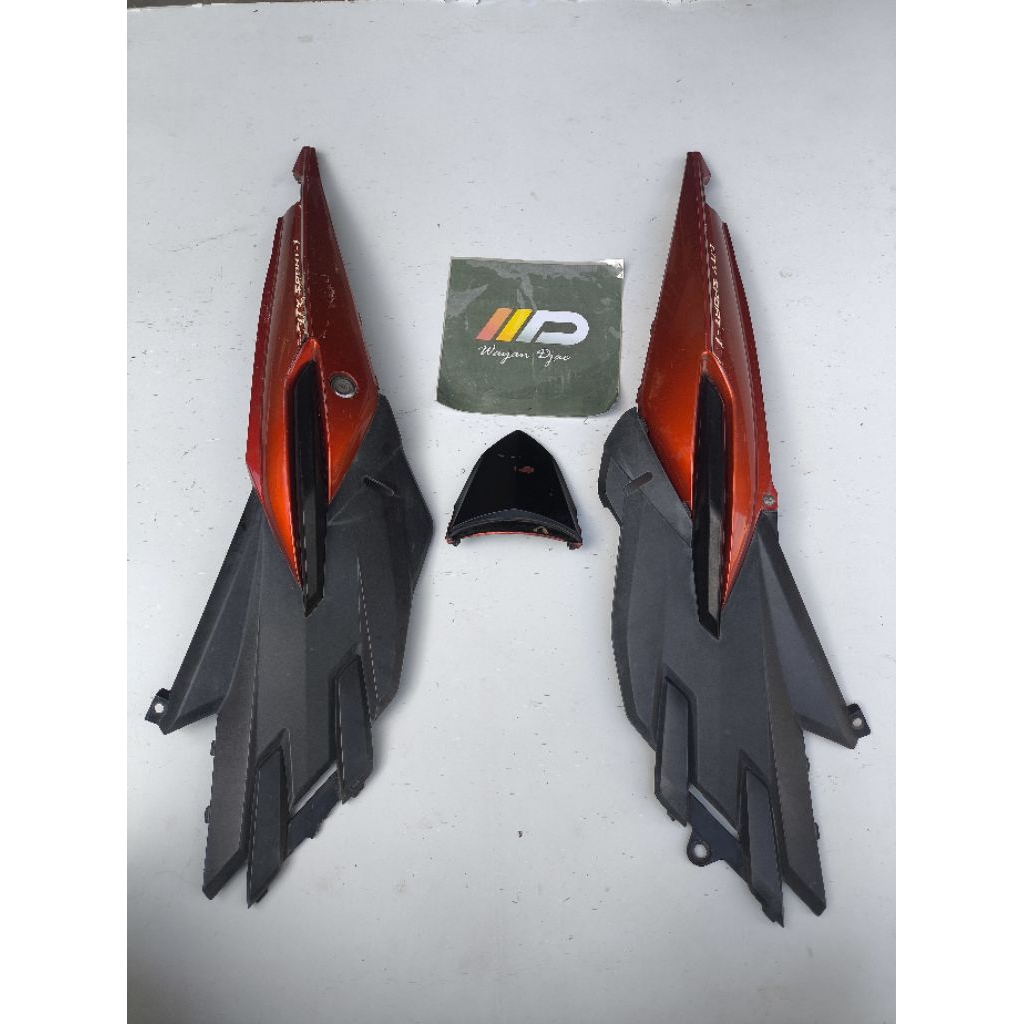 Body belakang kanan kiri Honda CS1 original bekas copotan motor