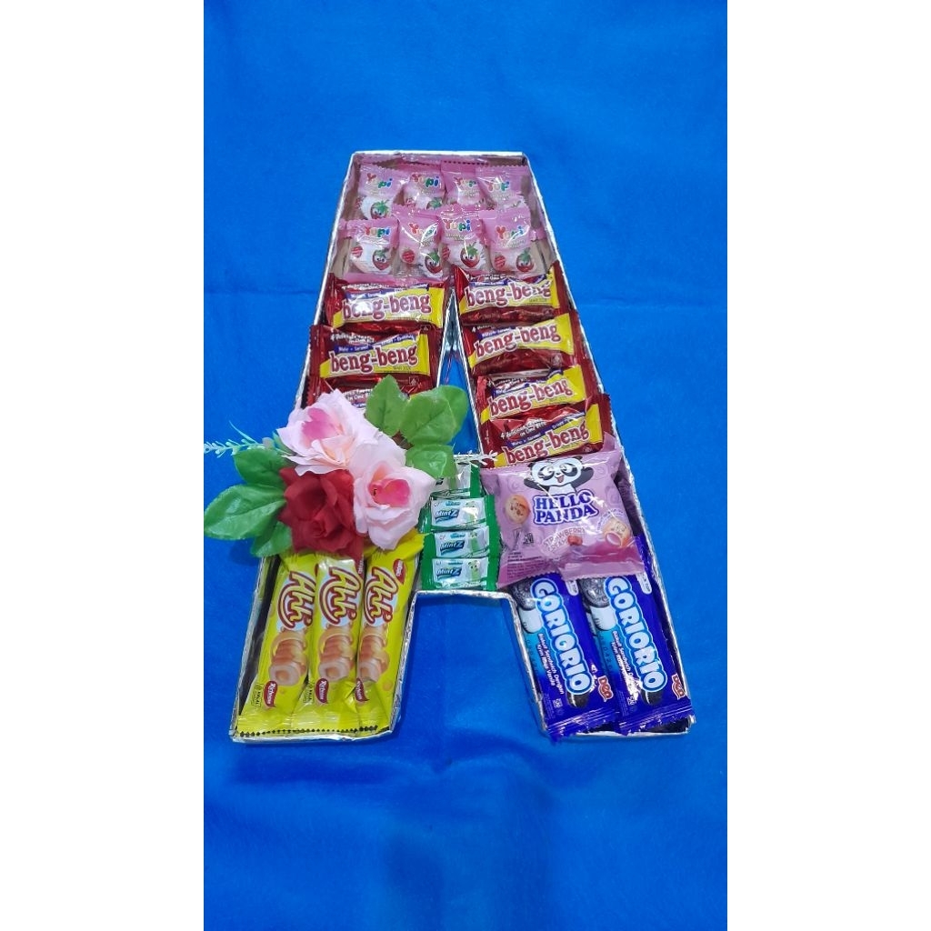 

SNACK GIFT BENTUK HURUF/INISIAL