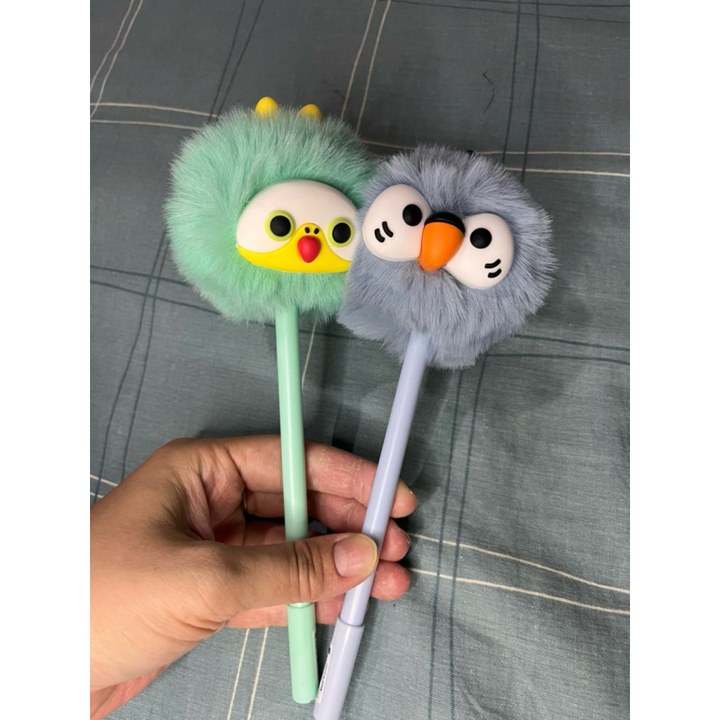 

Pen gel tinta Hitam Bulu