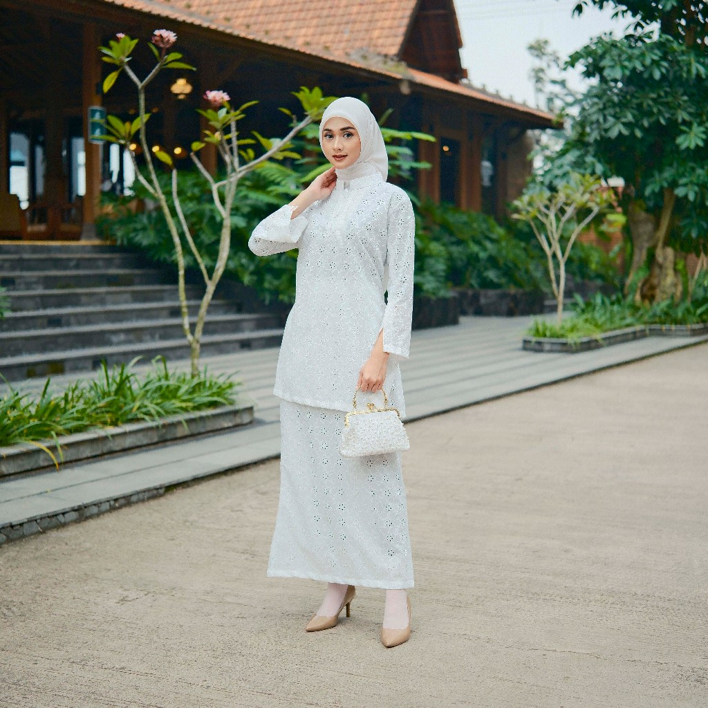 Livelle - Eyelet Embroidery Irish Melayu Set | Melayu One set | Kurung One set