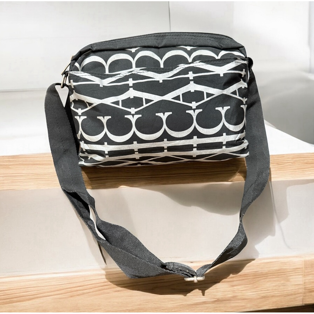 Tas Sling Pria Wanita Banyak Ruang