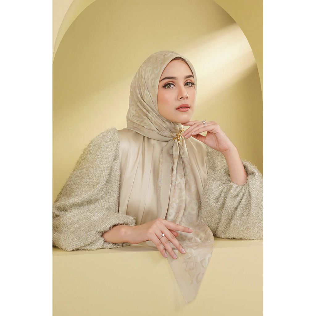 BUTTONSCARVES New Samla Creme Brulee | New York Bowery | Nautical Maree | Paradiso Dahlia