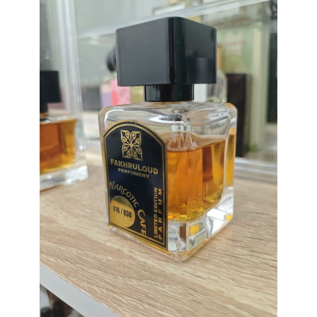Fakhrul Oud Narcotic Cafe