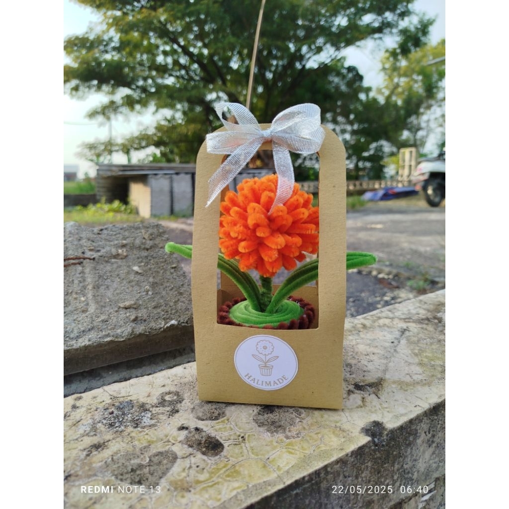 

Paper box/Packing flower pot/ bunga pot kawat bulu