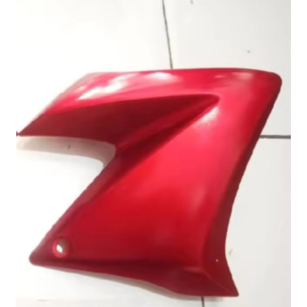 sayap tangki kanan Yamaha Vixion old bekas/second ori