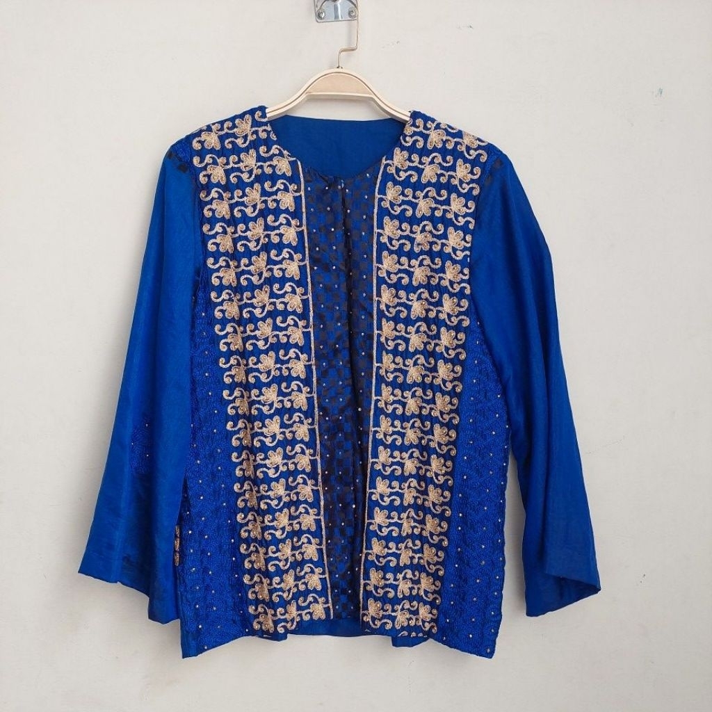 BAJU BLOUSE BLUS PESTA WANITA BIRU ELEKTRIK BORDIR BUNGA PRELOVED PRELOVE LD 104 CM