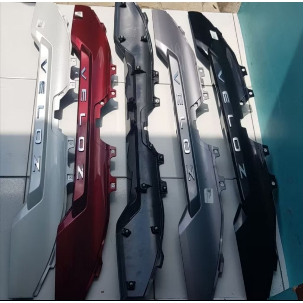 tranglit trunk lid bagasi Avanza Veloz 2022