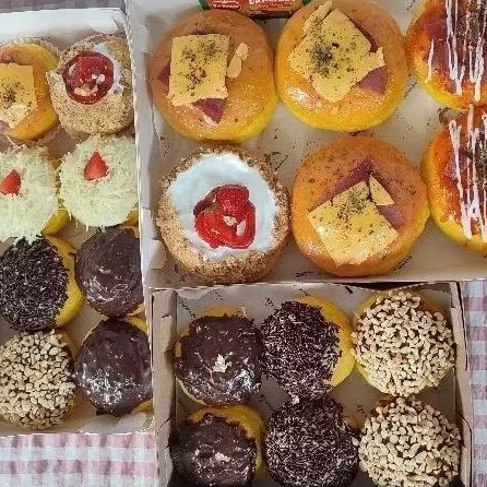 

DONAT PUMPKIN (LABU KUNING) FRESH HOMEMADE PREORDER