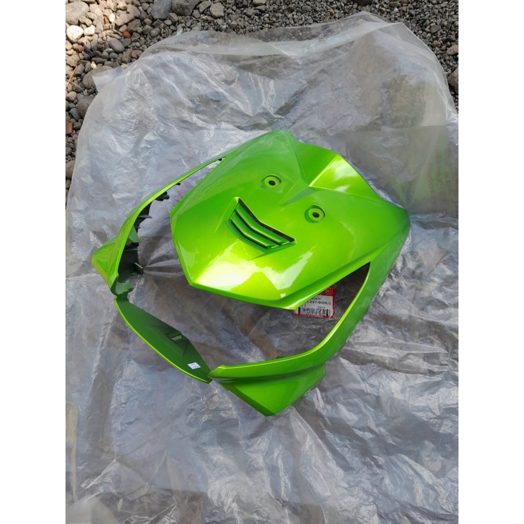 64301-KVY-960BLG COVER PANEL DADA DEPAN BEAT KARBU HIJAU ORIGINAL HGP
