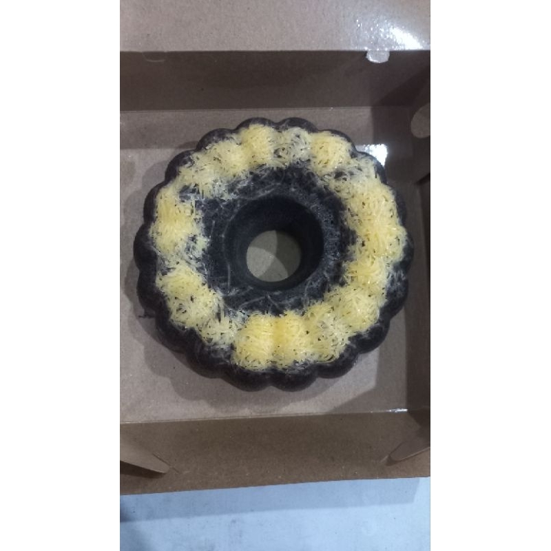 

Bolu Keju Ketan Hitam, Large Diameter 25 cm